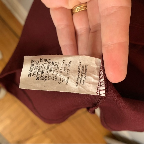 CLASSIC FITTED MAROON DRESS - Picture 4 of 4